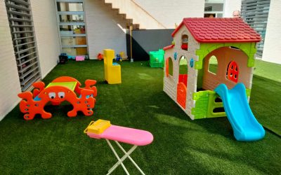 ESTE CURSO LOS NIÑ@S DE 4 Y 5 AÑOS HAN ESTRENADO ESTE NUEVO PATIO