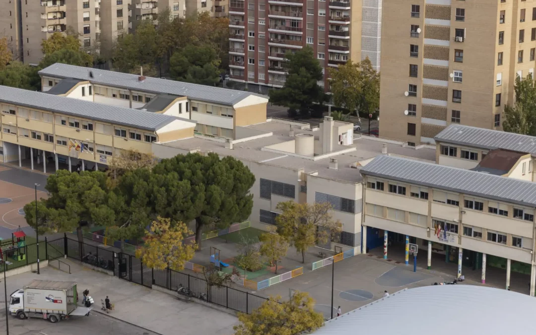 No a la división del patio CEIP Cesáreo Alierta – CEIP Doctor Azúa